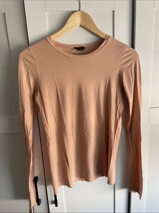 Theory Tops - Theory Blush Long-Sleeve Crew Neck stretchy Top